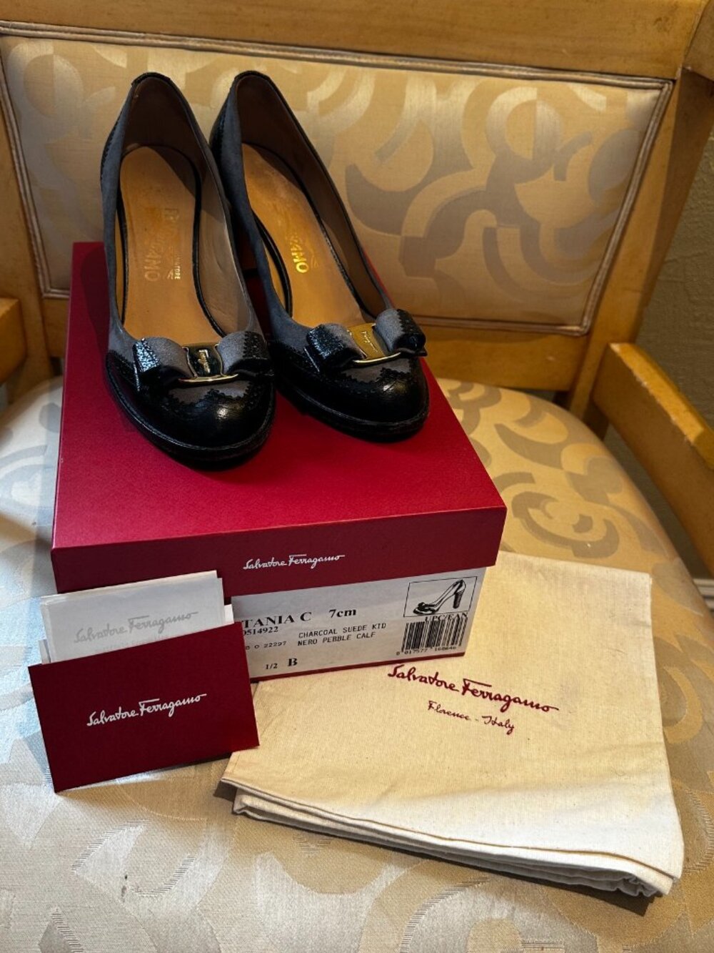 Ferragamo TANIA Gray Suede & Black Leather Pumps - Size 8.5